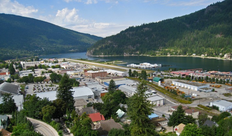 A great airstrip makes it convenient for small commuters.